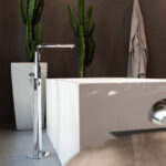 GROHE LINEARE S-LEVER BATH MIXER FLOORMOUNTED WITH CONCEALED BODY 23792001 - Image 2