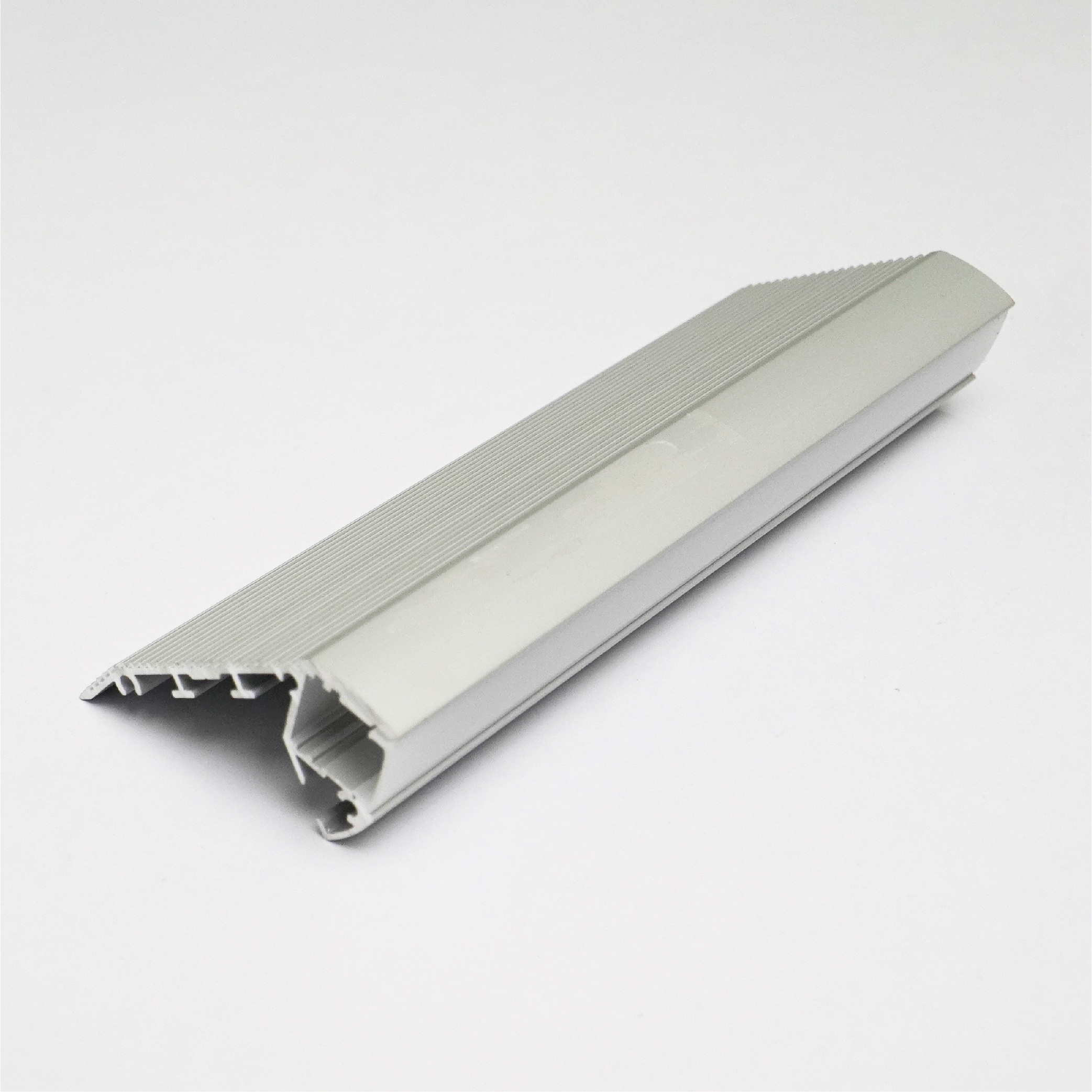 Pentalinea-LT-6526-AS-01.jpg Penta Linea ALUMINIUM PROFILE + PLASTIC COVER 65.38X26MM ANODIZING SILVER 3M/PC - Image 1