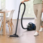 BOSCH SERIES 4 BAGLESS VACUUM CLEANER BLUE. SKU: BGS21X320 - Image 2